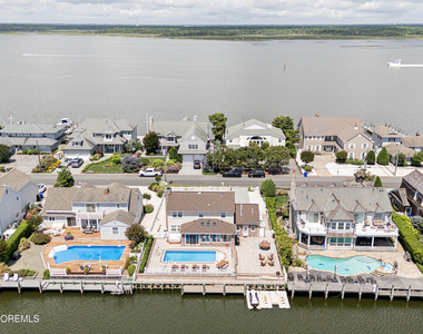 242 Curtis Point Drive - Photo Thumbnail 38
