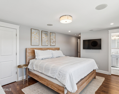 242 Curtis Point Drive - Photo Thumbnail 23
