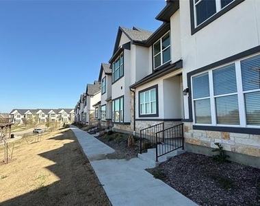 349 Mule Deer Drive - Photo Thumbnail 2