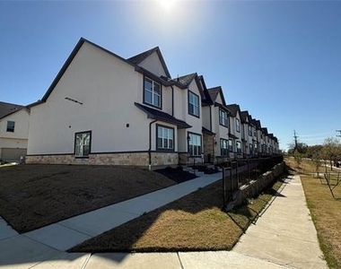 349 Mule Deer Drive - Photo Thumbnail 1