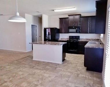 9185 Blackstone Drive - Photo Thumbnail 3
