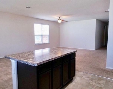 9185 Blackstone Drive - Photo Thumbnail 4