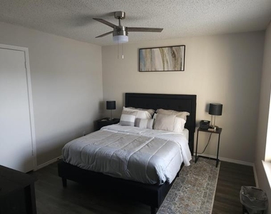 1728 Crest Point Drive - Photo Thumbnail 4