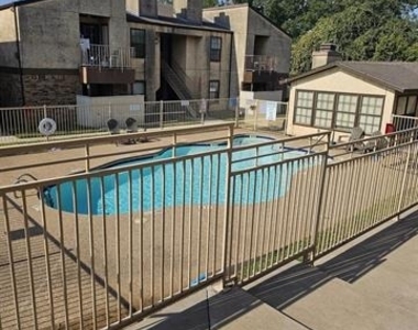 1728 Crest Point Drive - Photo Thumbnail 9