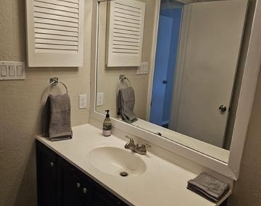 1728 Crest Point Drive - Photo Thumbnail 5