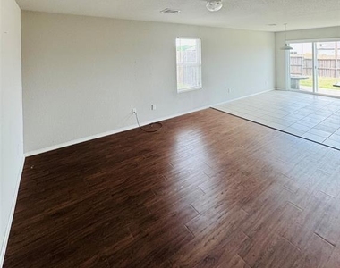 114 Brushy Creek Lane - Photo Thumbnail 1