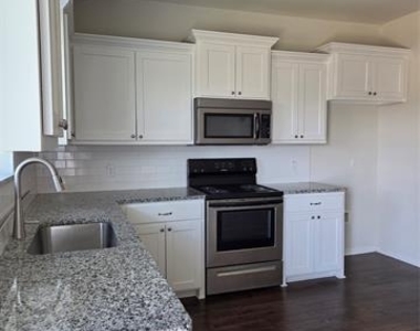 3408 Brookstone Drive - Photo Thumbnail 3