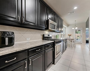 10513 Sedalia Drive - Photo Thumbnail 4