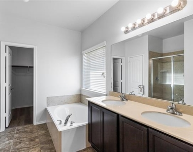 524 Mount Olive Avenue - Photo Thumbnail 8
