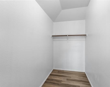 524 Mount Olive Avenue - Photo Thumbnail 24