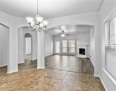524 Mount Olive Avenue - Photo Thumbnail 6