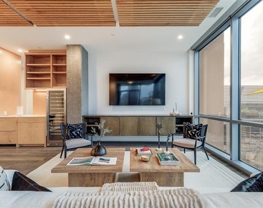 2200 Victory Avenue - Photo Thumbnail 4
