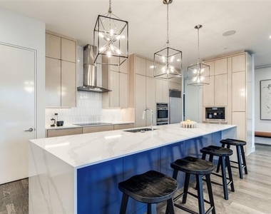 2200 Victory Avenue - Photo Thumbnail 8