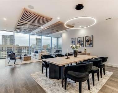 2200 Victory Avenue - Photo Thumbnail 2