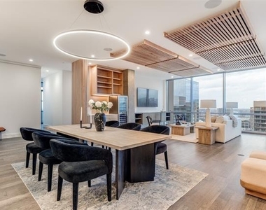 2200 Victory Avenue - Photo Thumbnail 1