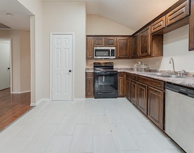 5807 Rock Meadow Trail - Photo Thumbnail 14
