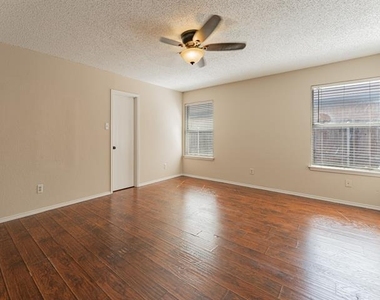 5807 Rock Meadow Trail - Photo Thumbnail 6