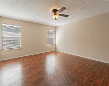 5807 Rock Meadow Trail - Photo Thumbnail 7