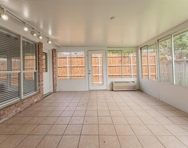 5807 Rock Meadow Trail - Photo Thumbnail 28