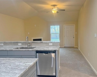 3912 Oneal Street - Photo Thumbnail 6