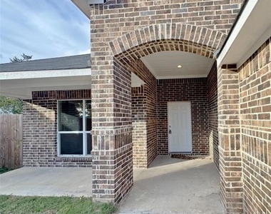 3912 Oneal Street - Photo Thumbnail 3