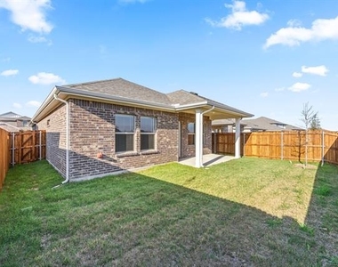 607 Clover Creek - Photo Thumbnail 13