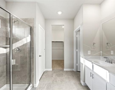 607 Clover Creek - Photo Thumbnail 9
