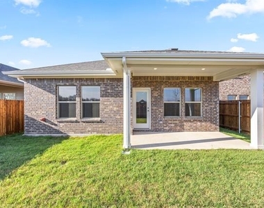 607 Clover Creek - Photo Thumbnail 14