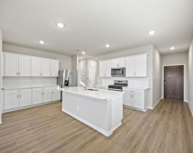 607 Clover Creek - Photo Thumbnail 2
