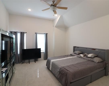 1205 Marc Place - Photo Thumbnail 22