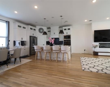 1205 Marc Place - Photo Thumbnail 11