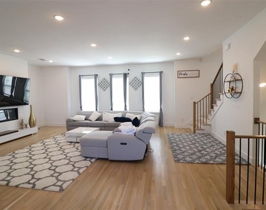 1205 Marc Place - Photo Thumbnail 12