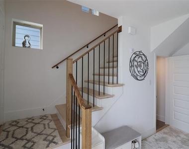 1205 Marc Place - Photo Thumbnail 2