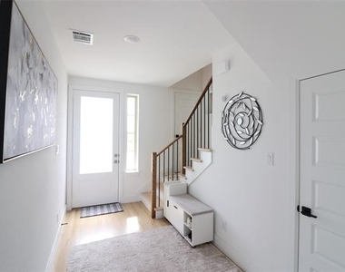 1205 Marc Place - Photo Thumbnail 9