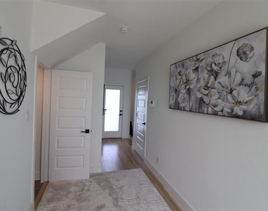 1205 Marc Place - Photo Thumbnail 3