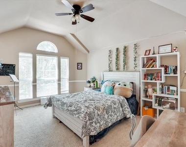 10153 Ferry Farm Lane - Photo Thumbnail 24