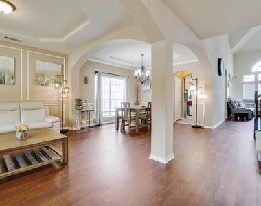 10153 Ferry Farm Lane - Photo Thumbnail 5