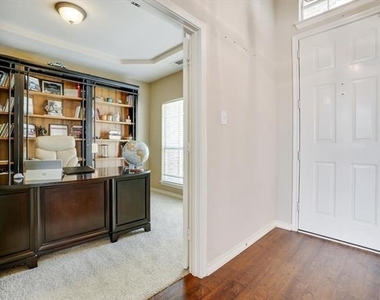 10153 Ferry Farm Lane - Photo Thumbnail 3