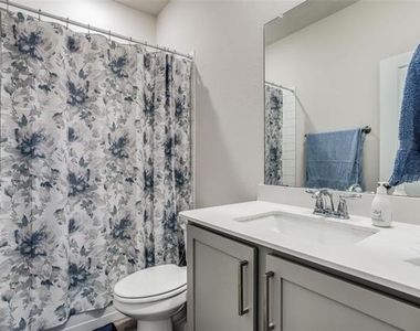 3208 Brady Starr Drive - Photo Thumbnail 13