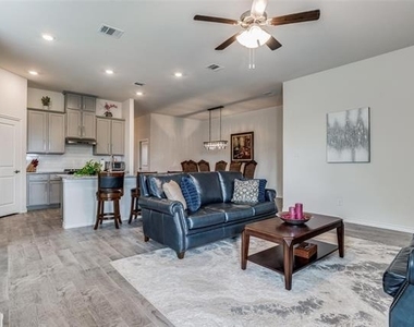 3208 Brady Starr Drive - Photo Thumbnail 2
