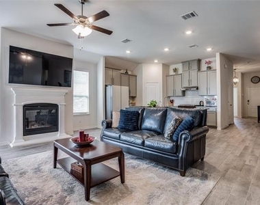3208 Brady Starr Drive - Photo Thumbnail 1