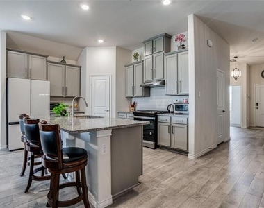 3208 Brady Starr Drive - Photo Thumbnail 9