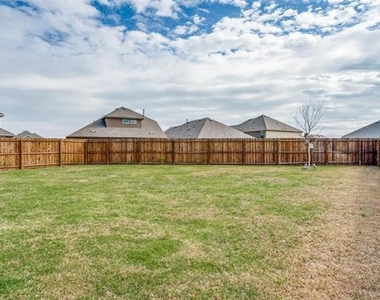 3208 Brady Starr Drive - Photo Thumbnail 22
