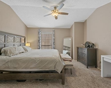 621 Carriagehouse Lane - Photo Thumbnail 11