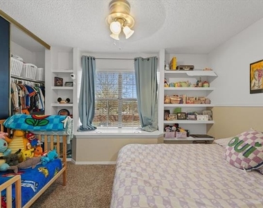 621 Carriagehouse Lane - Photo Thumbnail 7