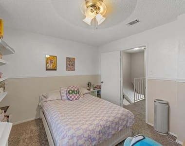 621 Carriagehouse Lane - Photo Thumbnail 8