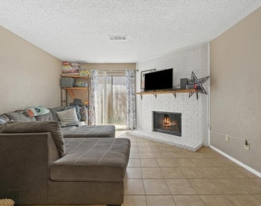 621 Carriagehouse Lane - Photo Thumbnail 1