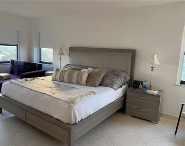 5100 N Ocean Boulevard - Photo Thumbnail 3