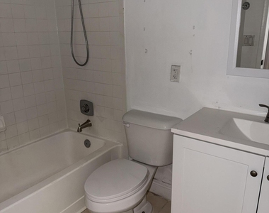 1285 Sw 46th Avenue - Photo Thumbnail 8