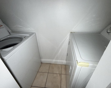 1285 Sw 46th Avenue - Photo Thumbnail 3